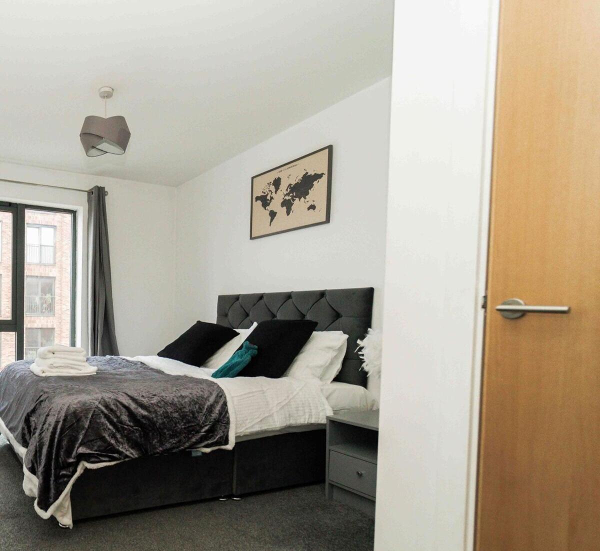 The Palace, Apartment *